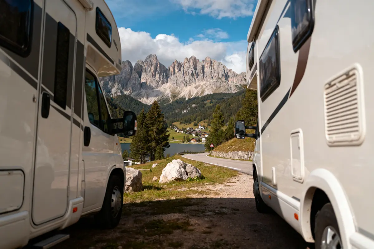 Les Dolomites en camping-car : Itinéraires, conseils et nature !
